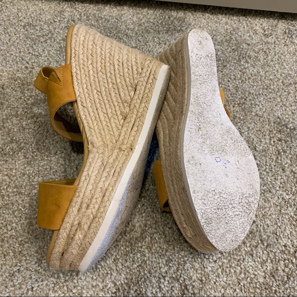 Mustard Wedges - Picture 7 of 8